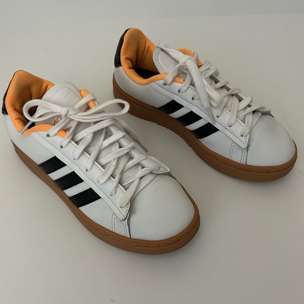 Adidas White Flash Orange Grand Court Alpha Tennis Low Leather Sneaker size 7.5